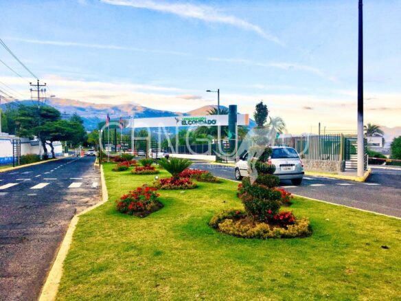 Entrada Principal Urbanización El Condado