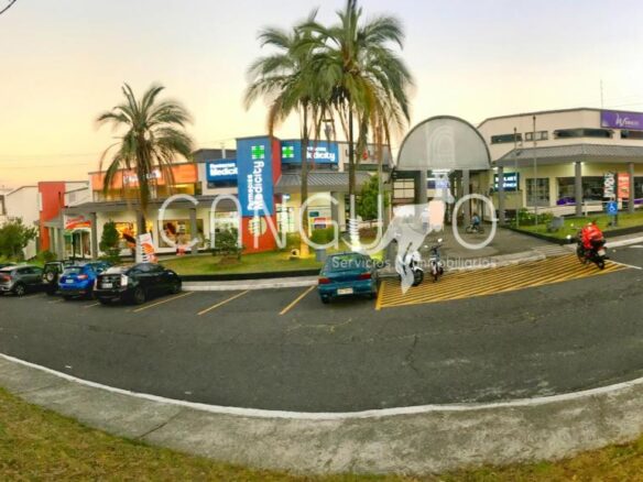 Centro Comercial Urbanización El Condado