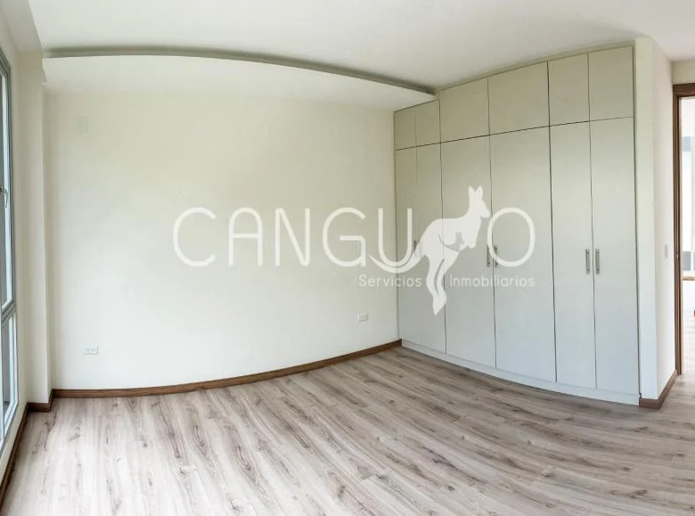 Casa moderna en venta Nayón Dormitorio #3