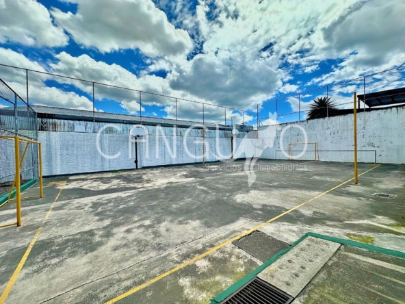 Conjunto residencial con áreas comunales en California Alta