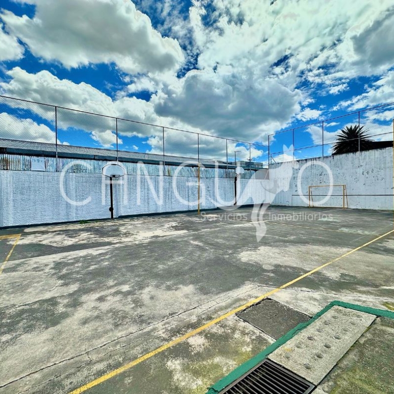 Conjunto residencial con áreas comunales en California Alta