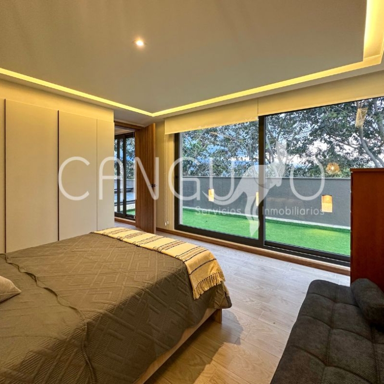 Dormitorios luminosos Casa personalizable de Venta en Nayón