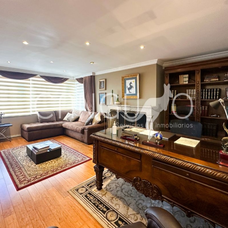 Estudio en departamento de lujo en Quito Tenis