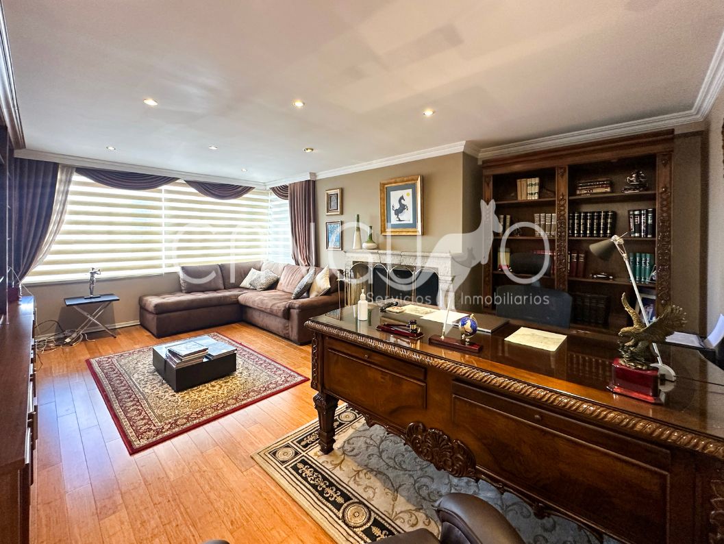 Estudio en departamento de lujo en Quito Tenis