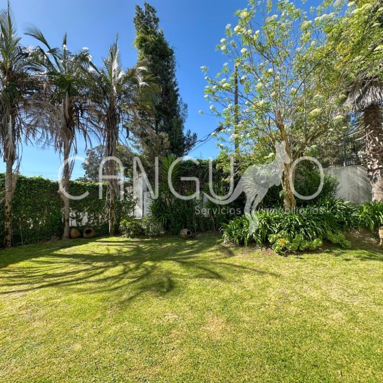 jardin-amplio-casa-en-venta-el-condado