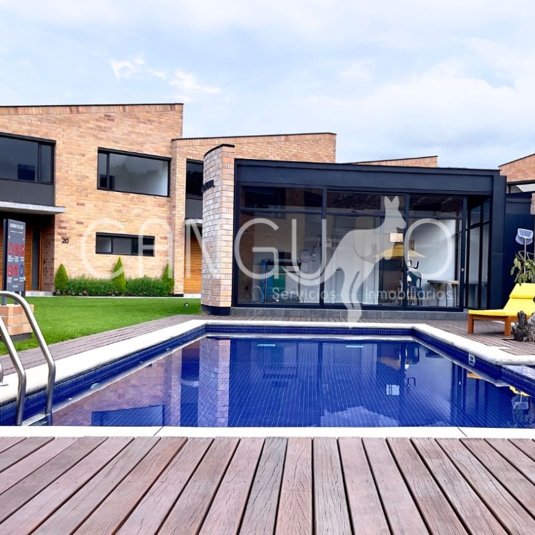 piscina-comunal-primavera-cumbaya