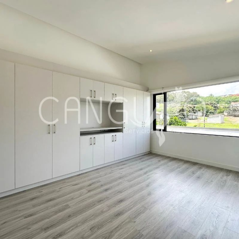 dormitorio-master-casa-arriendo-cumbaya