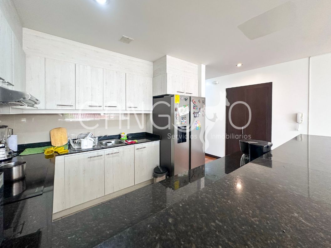 Cocina Americana con mesones de granito