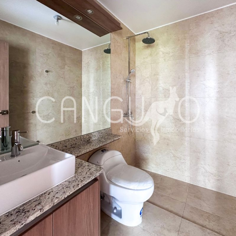 Baño Sala Departamento a estrenar Av. 6 de Diciembre