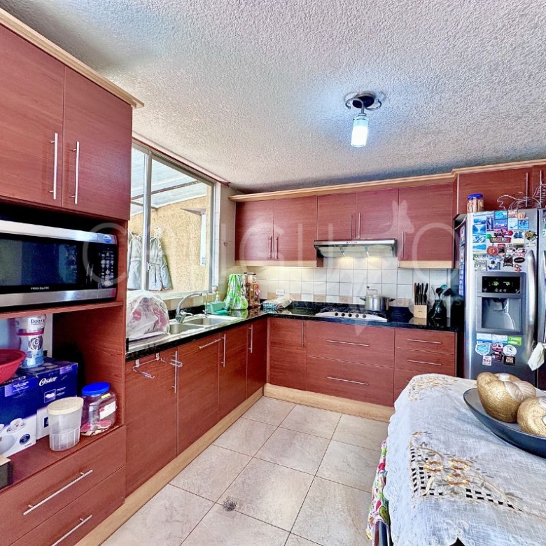 Cocina casa en arriendo Mirasierra