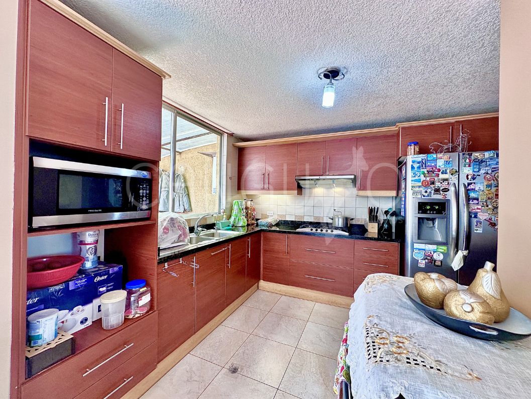 Cocina casa en arriendo Mirasierra