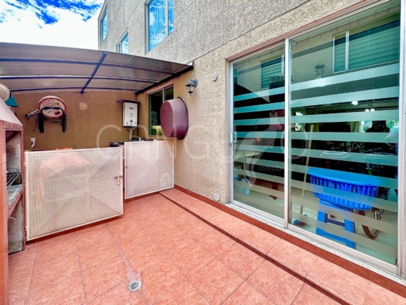 Patio cubierto casa en arriendo Mirasierra