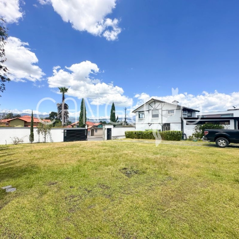 edificación terreno en venta La Armenia Conocoto