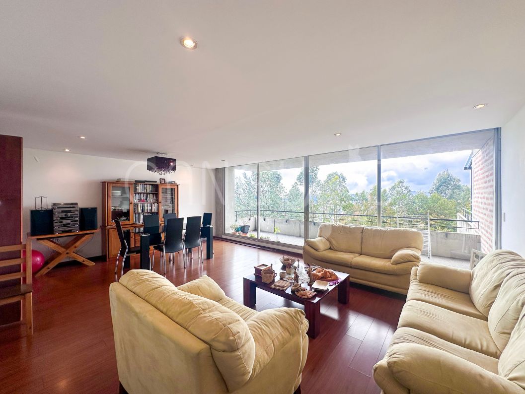 Balcón con vista Departamento Iñaquito Alto