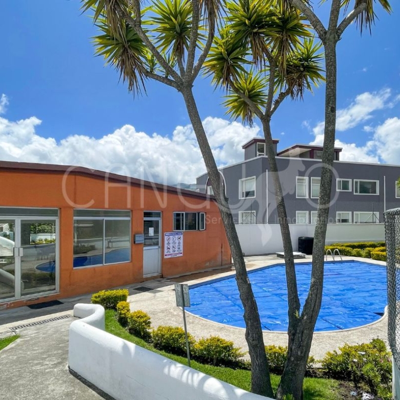 Piscina Comunal Conjunto Casa en Venta Ponceano Quito
