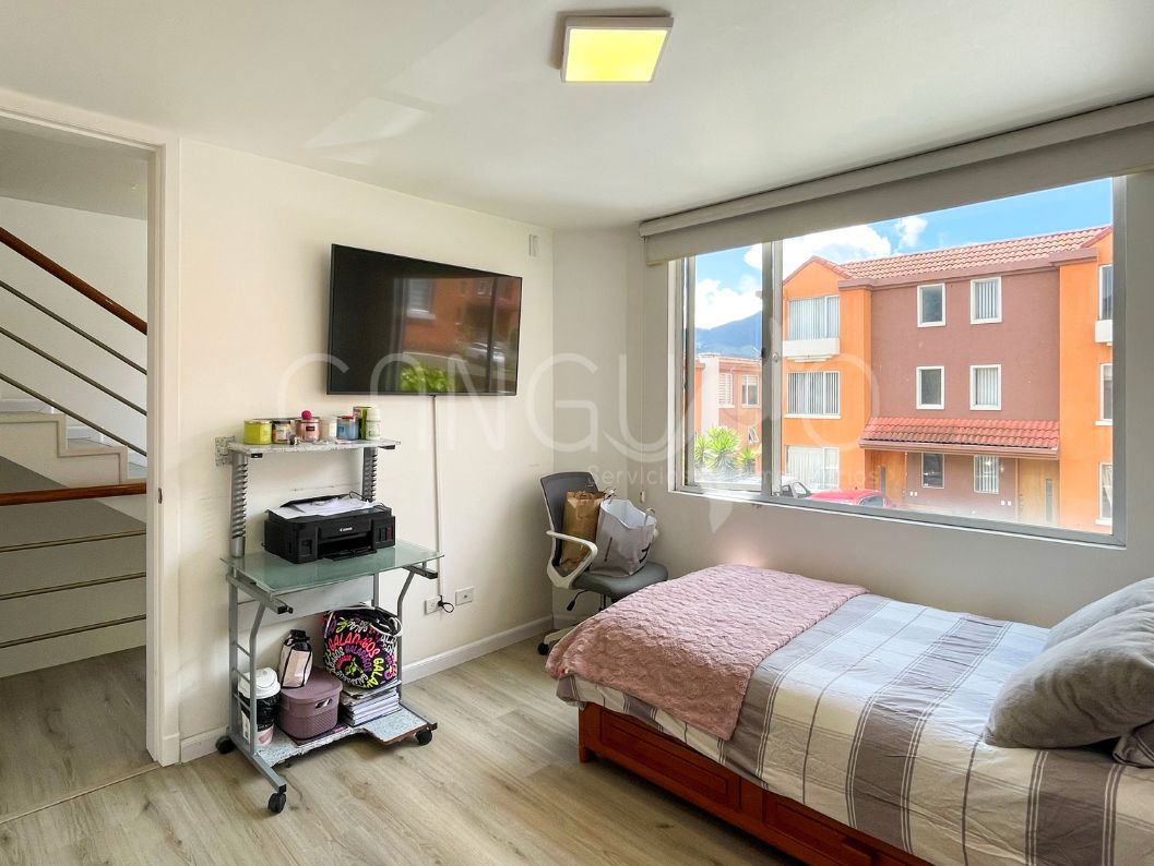Luminosas habitaciones Casa en Venta Ponceano Quito