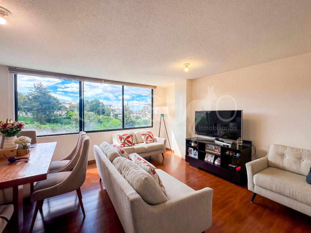 Departamento en Venta Unión Nacional Quito con excelente iluminación natural