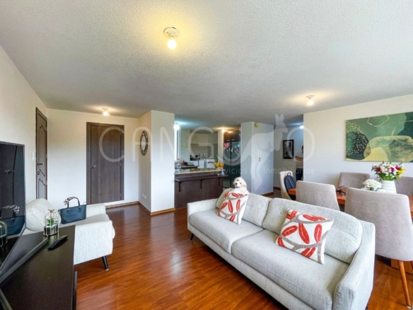 Sala y comedor de Departamento en Venta Unión Nacional Quito