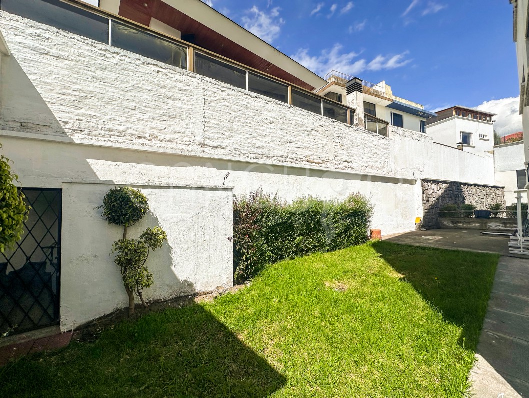 Patio privado de Departamento en Venta El Condado Quito