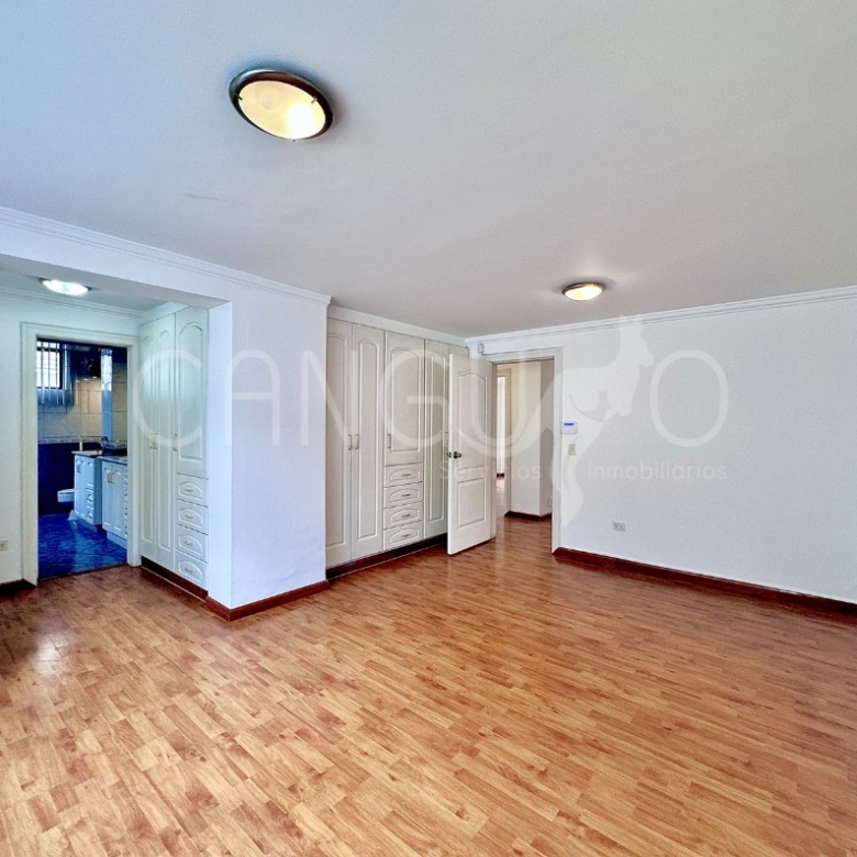 Dormitorio principal de Departamento en Venta El Condado Quito