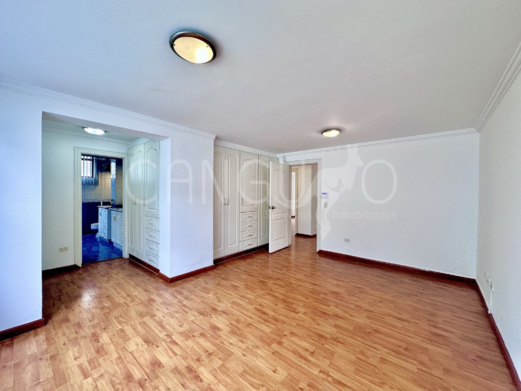 Dormitorio principal de Departamento en Venta El Condado Quito
