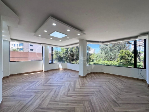 Sala de departamento remodelado en La Granda Centeno